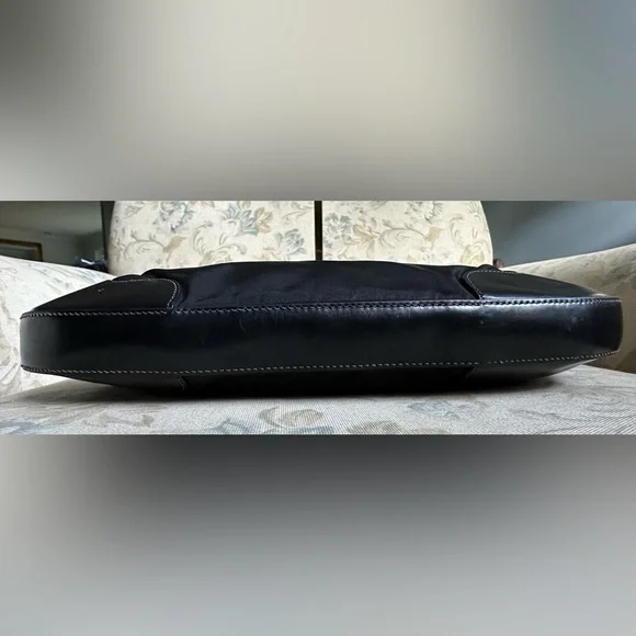 100% Authentic Prada Shoulder Bag w/original Authenticity cards/tags pre-loved - Picture 8 of 12